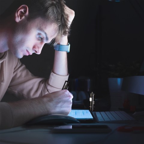 Długopis z latarką Fenix T6 czarny