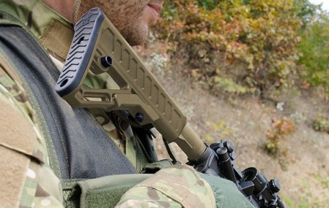 Kolba Leapers UTG Pro AR15 Ops Ready S2 Mil-spec FDE piaskowa