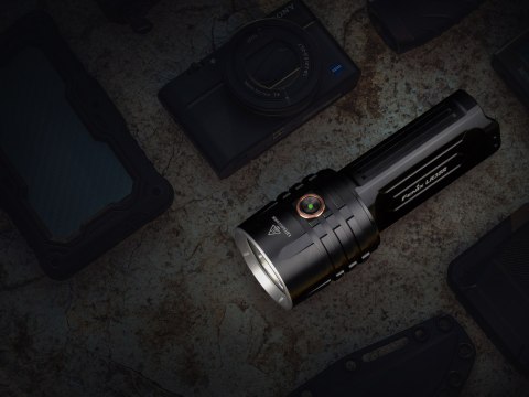 Latarka LED Fenix LR35R czarna