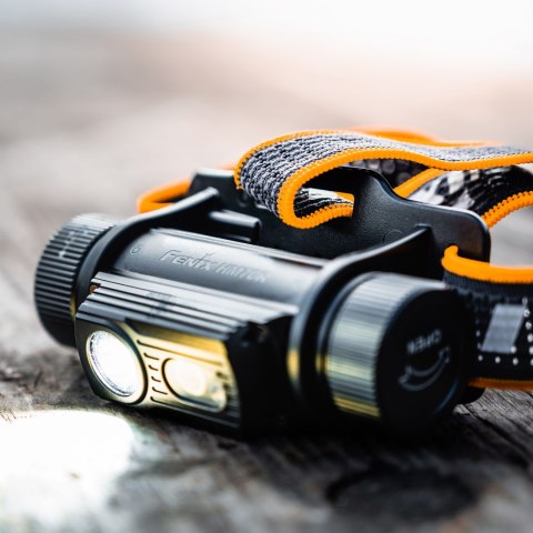 Latarka czołowa Fenix HM70R