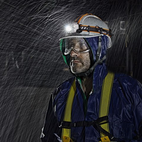 Latarka czołowa Fenix HP16R