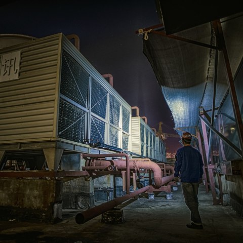 Latarka czołowa Fenix HP16R