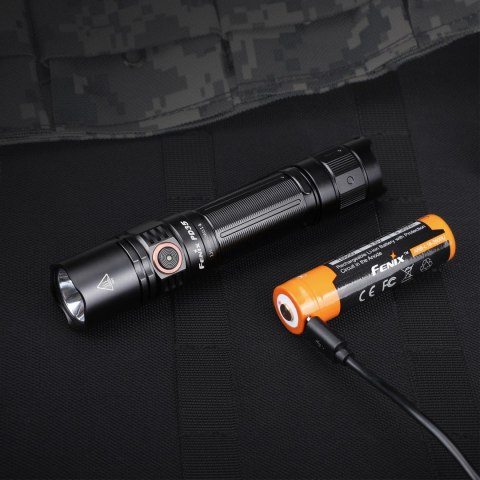 Latarka taktyczna LED Fenix PD35 V3.0 czarna