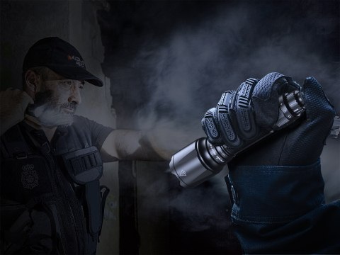 Latarka taktyczna LED Fenix TK22 TAC