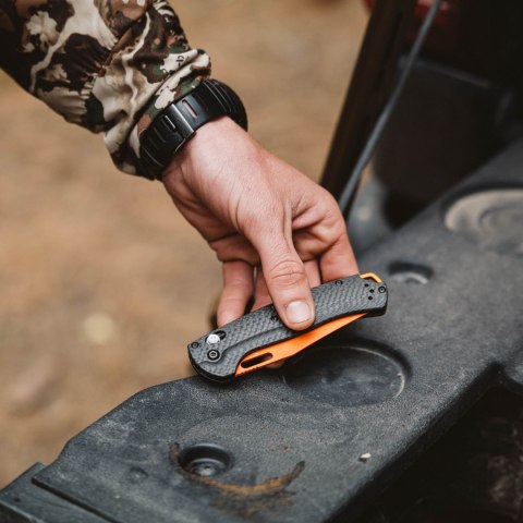 Nóż myśliwski składany Benchmade 15535OR-01 Taggedout