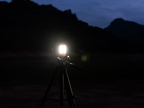 Lampa kempingowa Fenix CL26R czerwona