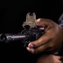 Muszka Magpul składana MBUS FDE