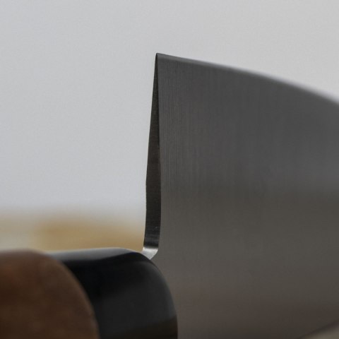 Kanetsune Minamo-kaze Nóż Kiritsuke Gyuto 21 cm
