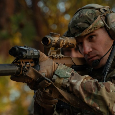 Luneta celownicza Primary Arms Compact PLx-1-8x24 FFP RDB ACSS Raptor 5.56/.308 Yard G2 Reticle - FDE