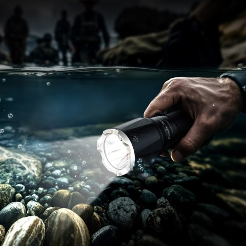 Latarka taktyczna LED Fenix TK17