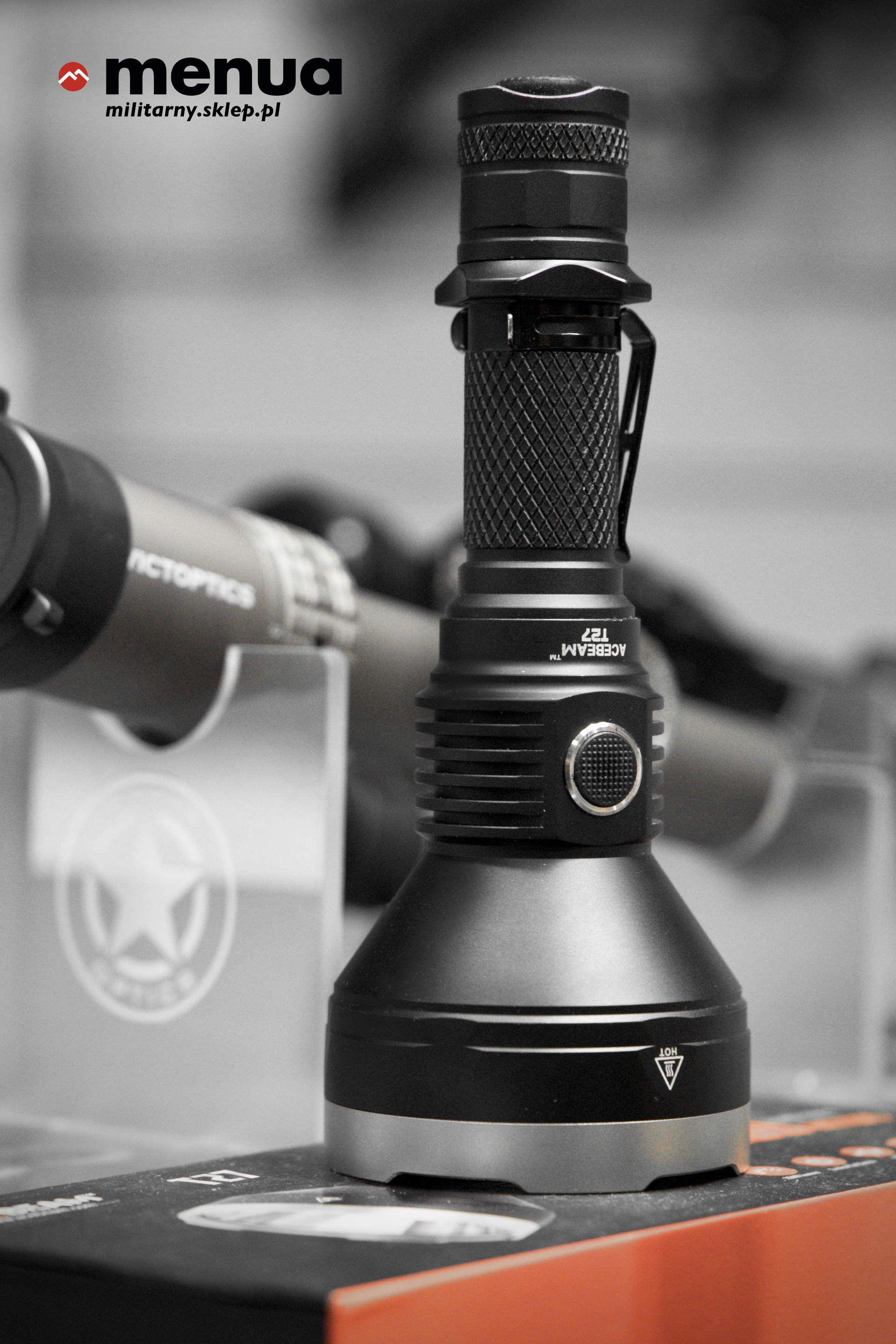 Latarka Acebeam T27 praktyczna i bardzo mocna.